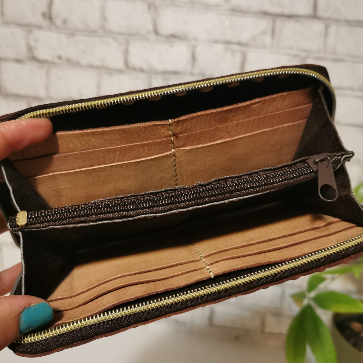 Hand-Tooled Cowhide Leather Wallet Women's Large Capacity Rodeo Style