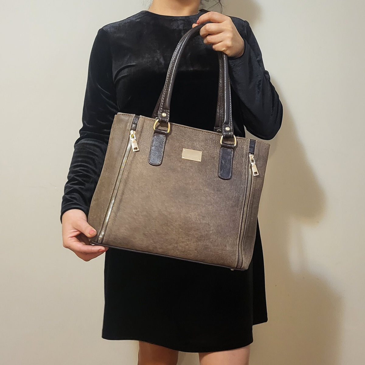 Handmade Brown Leather Tote Bag: Zippered Shoulder Bag