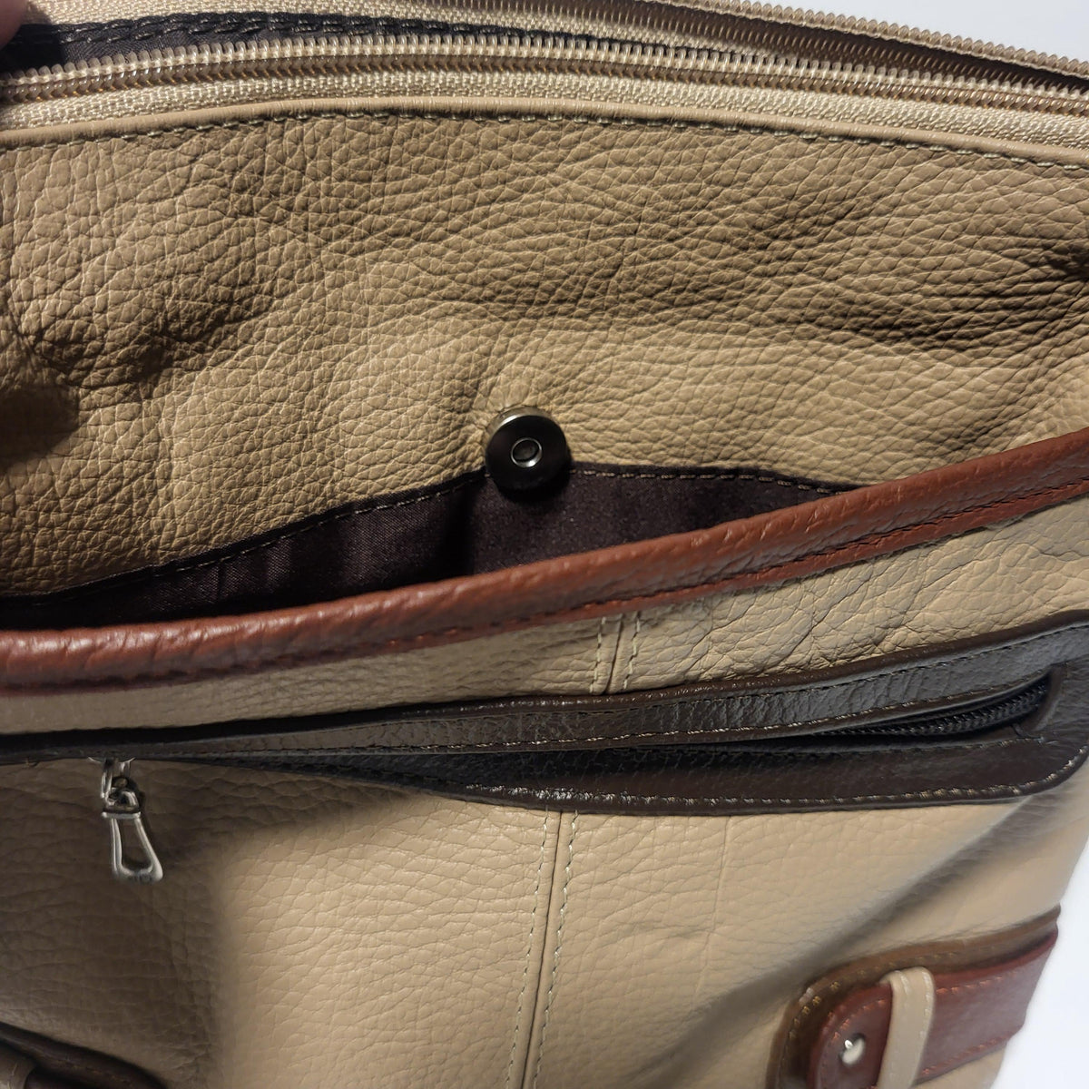 Handmade Leather Crossbody Bag: Women's Messenger Bag