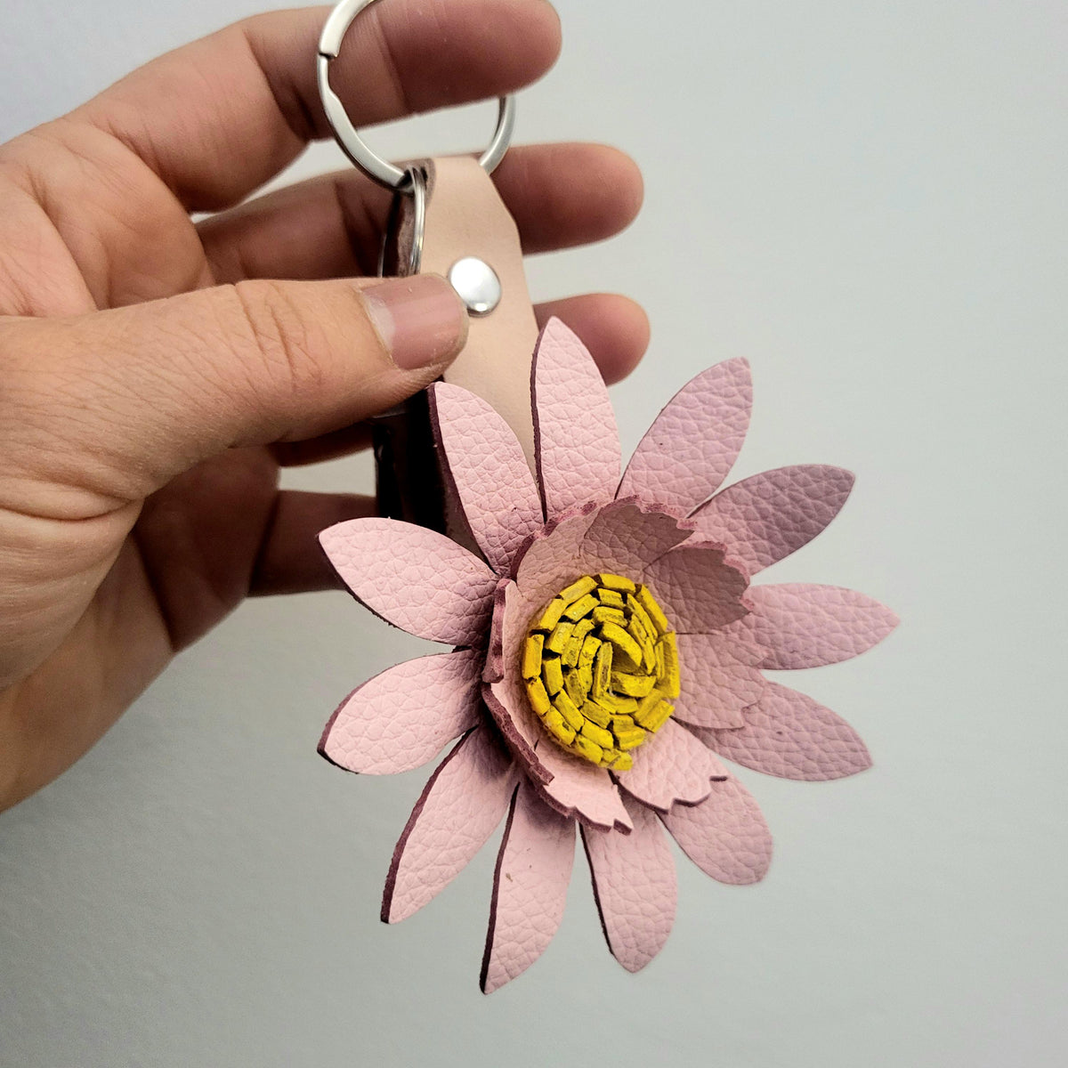 Pink Flower Leather Keychain – Handmade Floral Bag Charm – Personalized Gift for Her