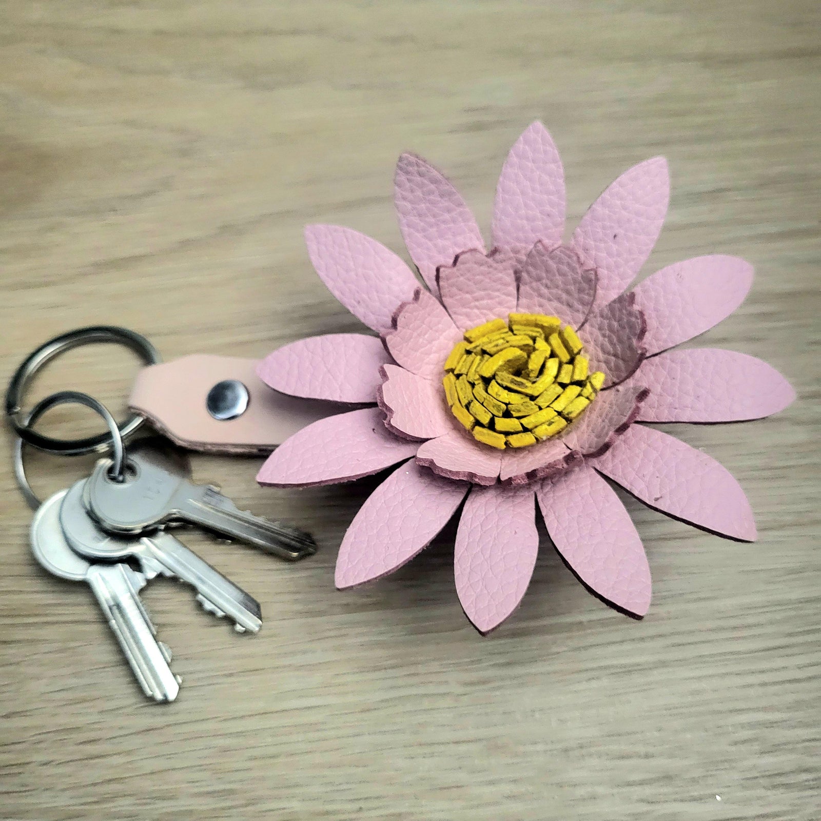 Pink Flower Leather Keychain – Handmade Floral Bag Charm – Personalized Gift for Her