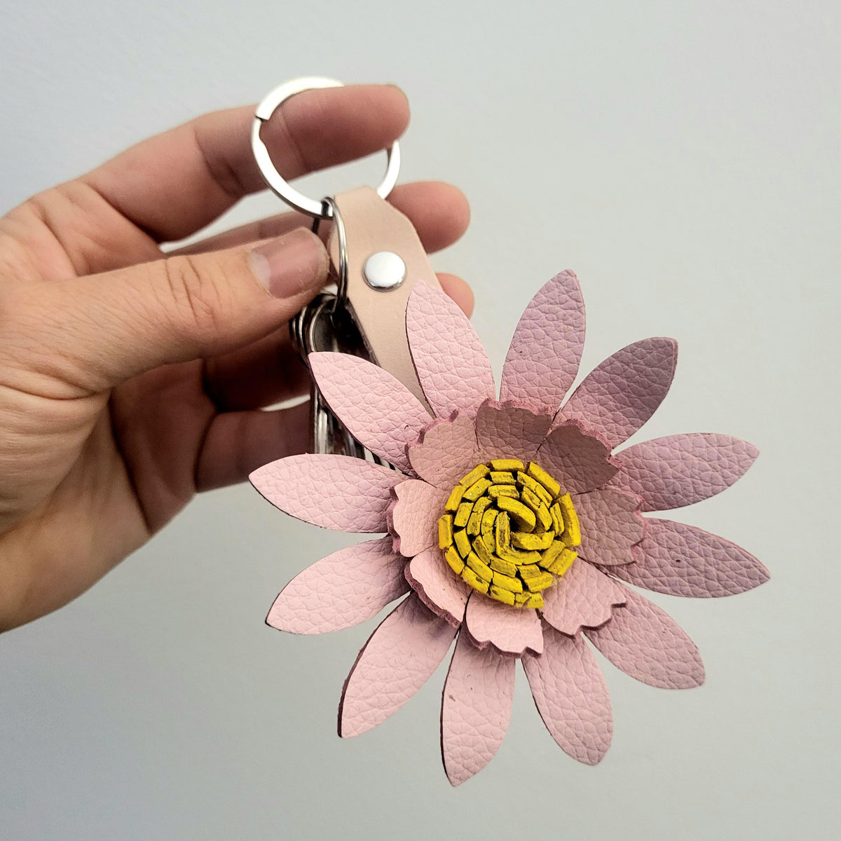 Pink Flower Leather Keychain – Handmade Floral Bag Charm – Personalized Gift for Her