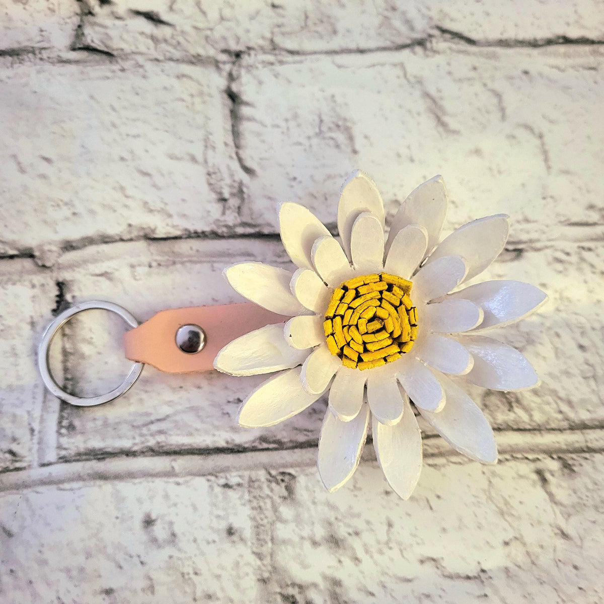 White Leather Sunflower  Keychain – White Floral Accessory with Metal Ring – Gift for Women, Personalized